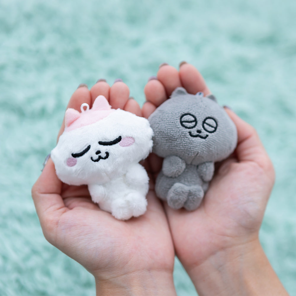 手のひらでおやすみマスコット（うすくろ） – ンめねこ